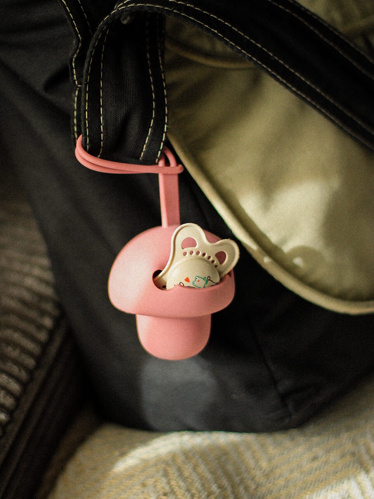 Pilz Schnuller Tasche ALT ROSA